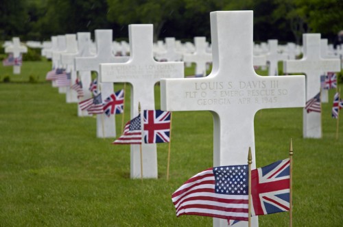 Flags Decorate Graves of U.S. Service Members